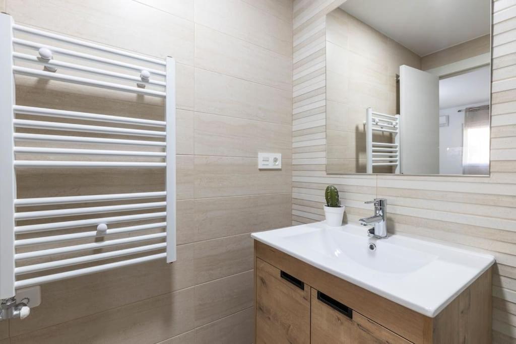 Neptuno Deluxe Apartment Granada Exterior foto